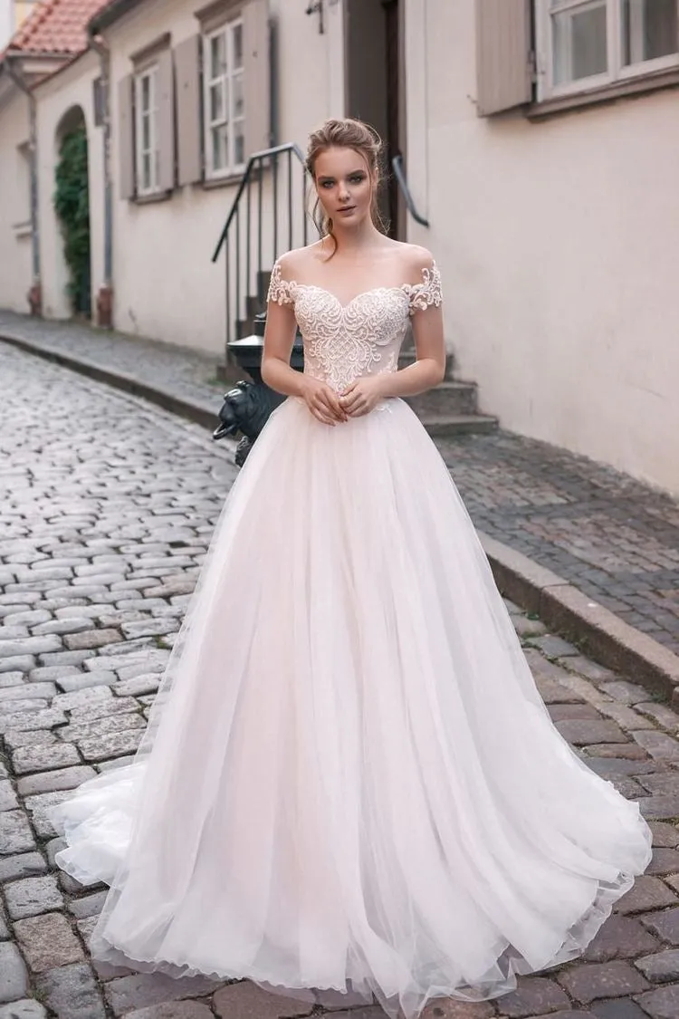 Beautiful Wedding Dresses Aline Bateau Appliques Brush Train Open Back Bridal Gown JKW361