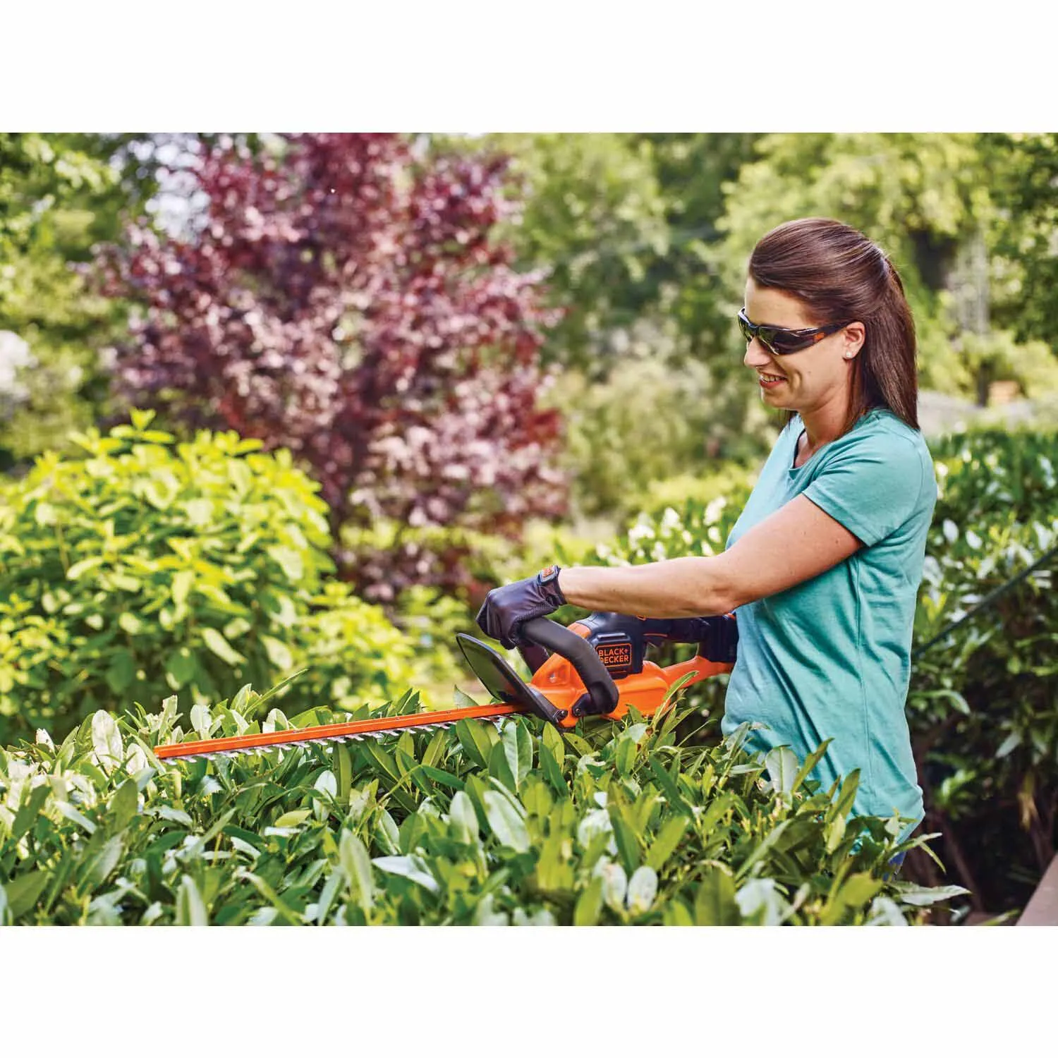 Black & Decker LHT341 40-volt 24-in Dual Cordless Hedge Trimmer (with Battery)