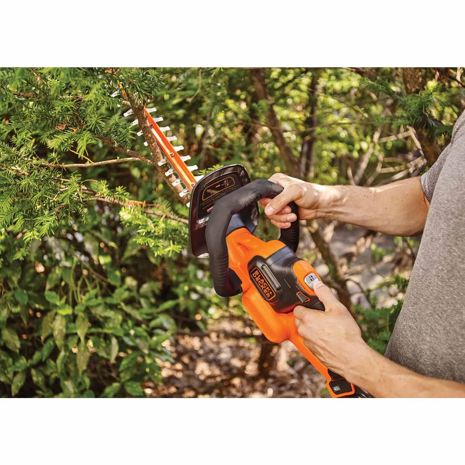 Black & Decker LHT341 40-volt 24-in Dual Cordless Hedge Trimmer (with Battery)