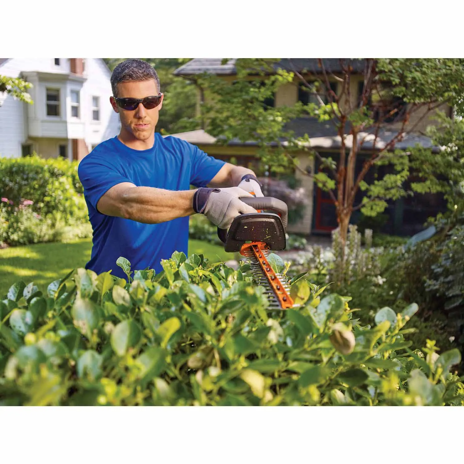 Black & Decker LHT341 40-volt 24-in Dual Cordless Hedge Trimmer (with Battery)