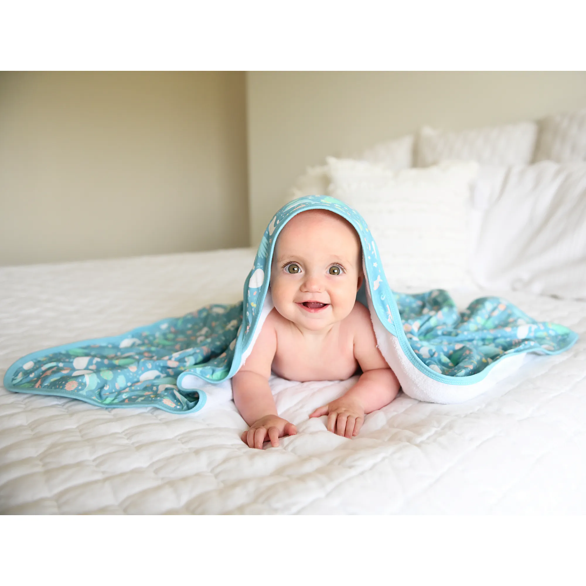 Bree Plush hooded TOWEL