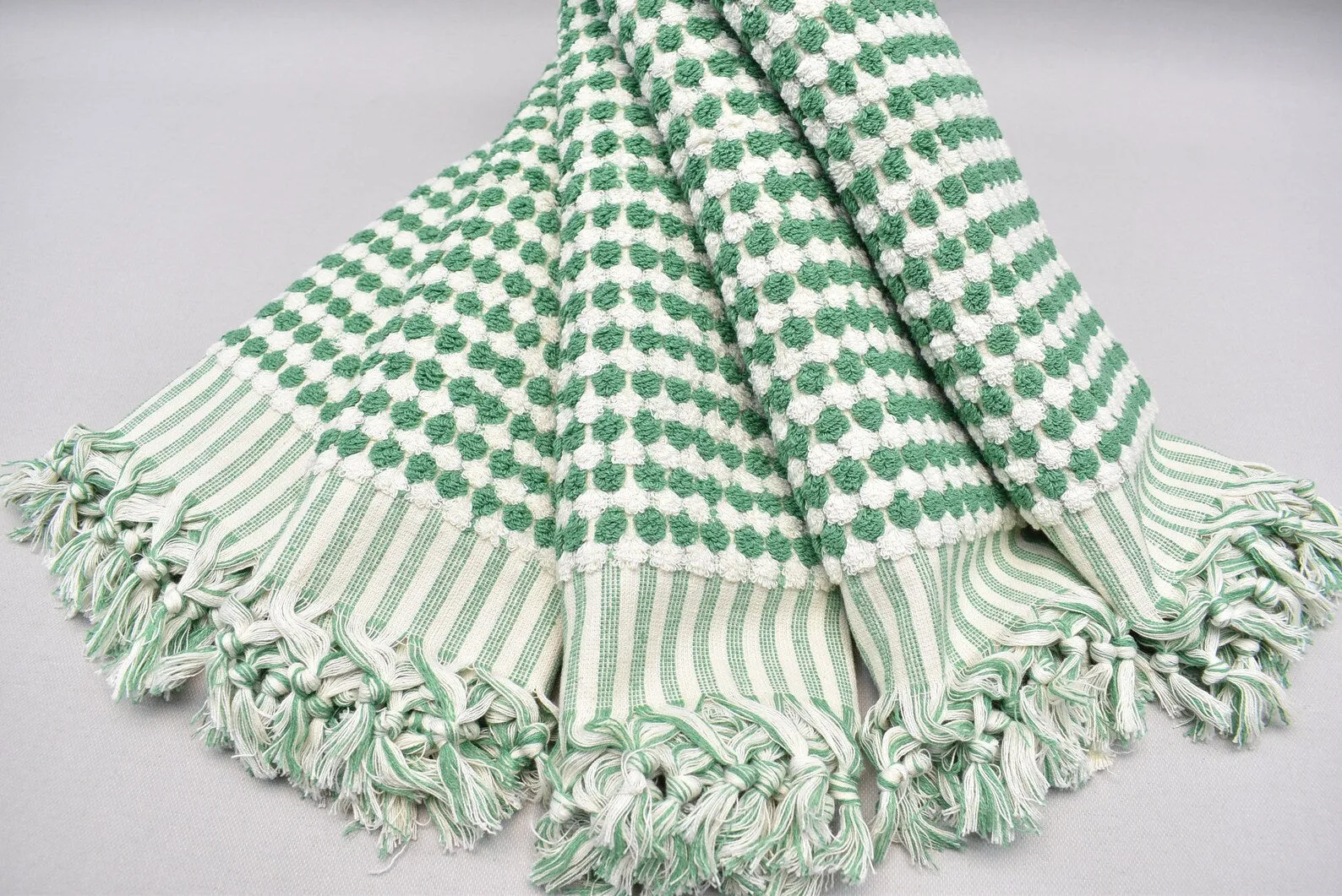 BUBBLE GREEN TERRY HAND TOWEL