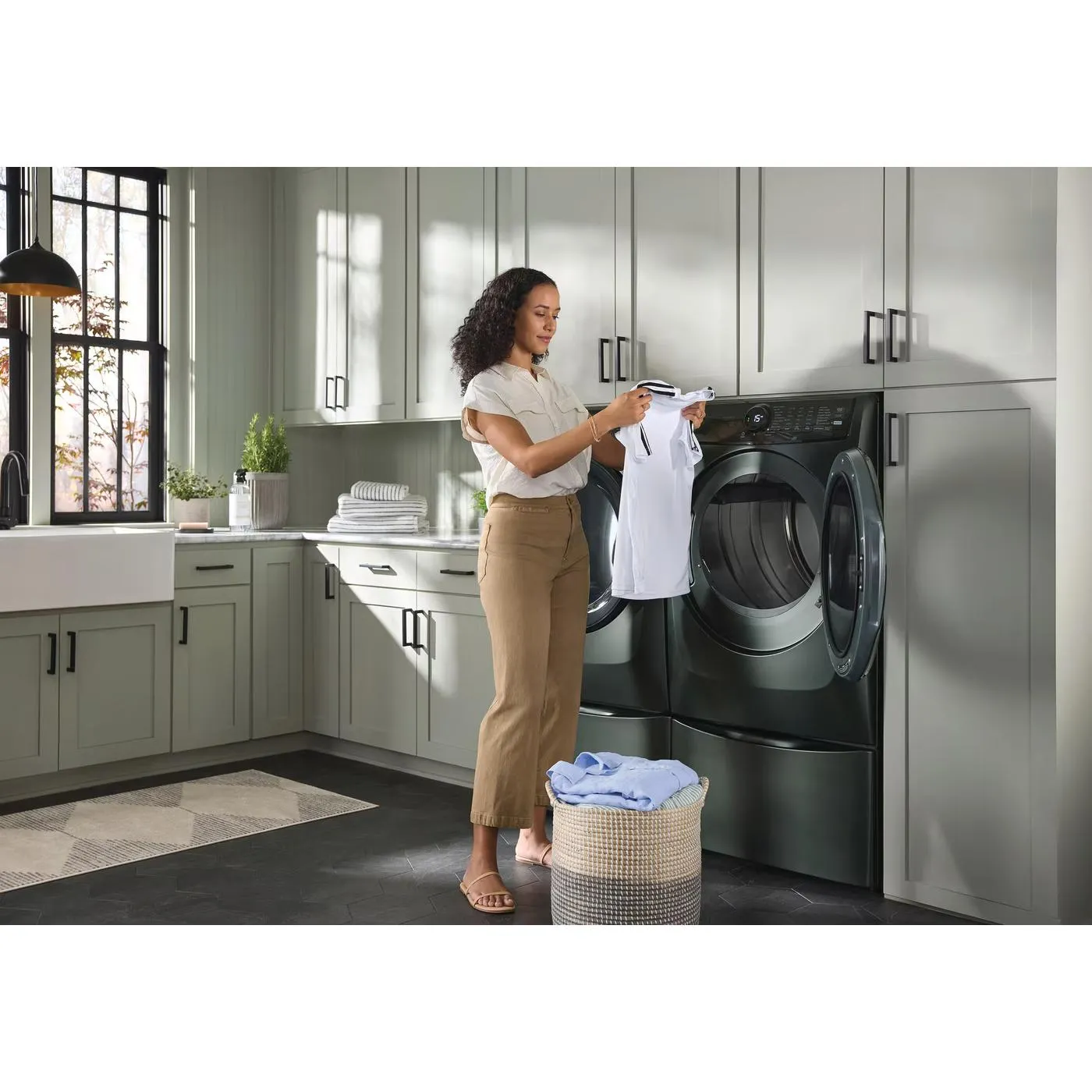 Electrolux 8.0 cu. ft. Front Load Perfect Steam™ Electric Dryer with Balanced Dry™ ELFG7738AA