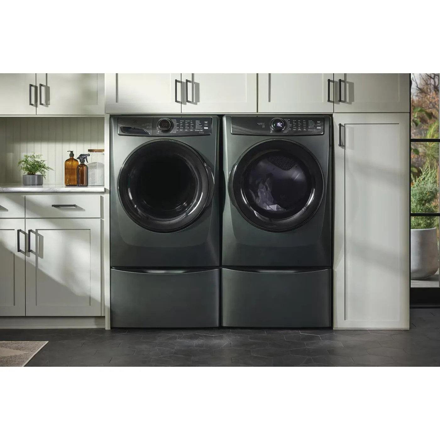 Electrolux 8.0 cu. ft. Front Load Perfect Steam™ Electric Dryer with Balanced Dry™ ELFG7738AA