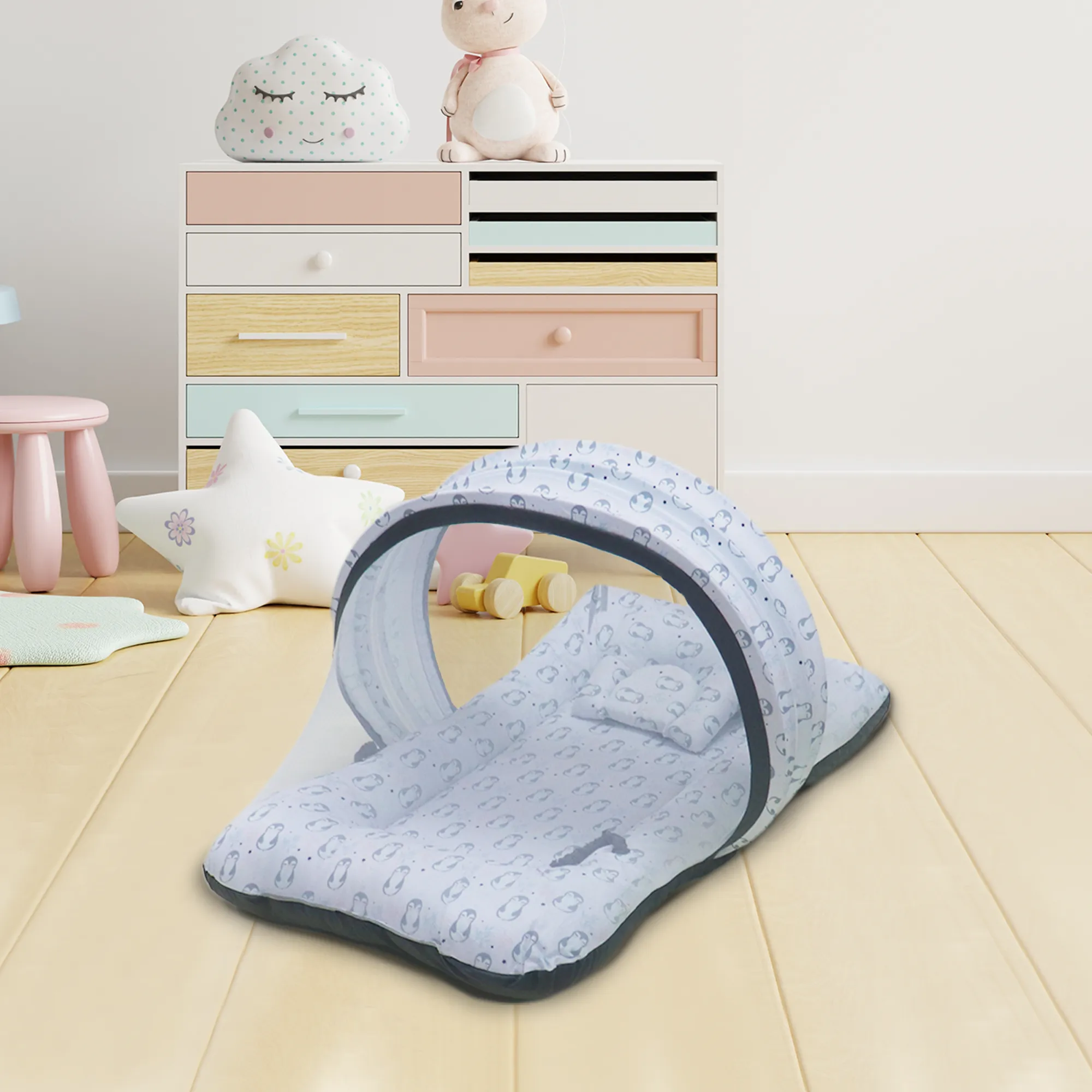 Little Penguin -  Kradyl Kroft Bassinet Style Mosquito Net Bedding for Infants