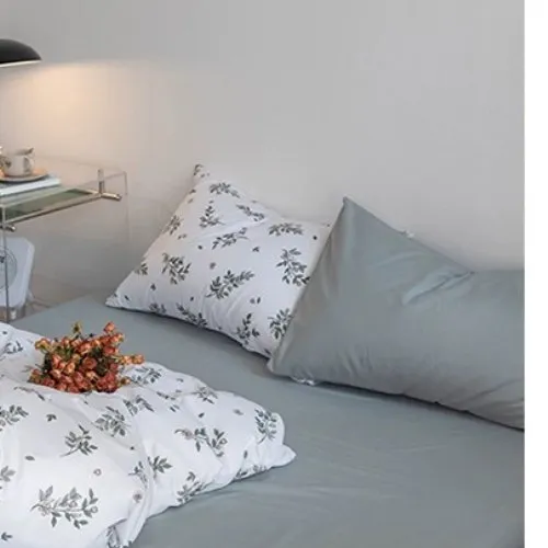 Premium King size 6 Pieces Retro Style with  Grey Blue Color Bedsheet Postoral Printed Bedding Set  without filler.