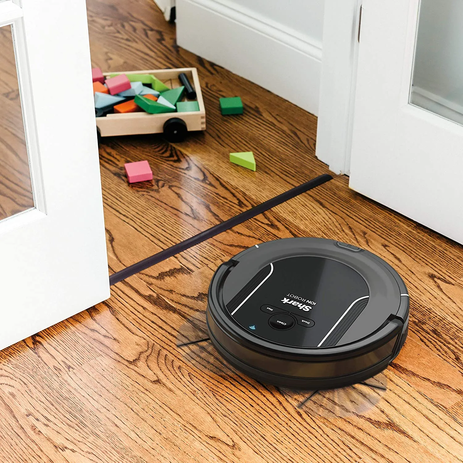 SHARK ION Robot Vacuum R85 WiFi-Connected with Powerful Suction, XL Dust Bin, Self-Cleaning Brushroll and Voice Control with Alexa or Google Assistant (RV850)